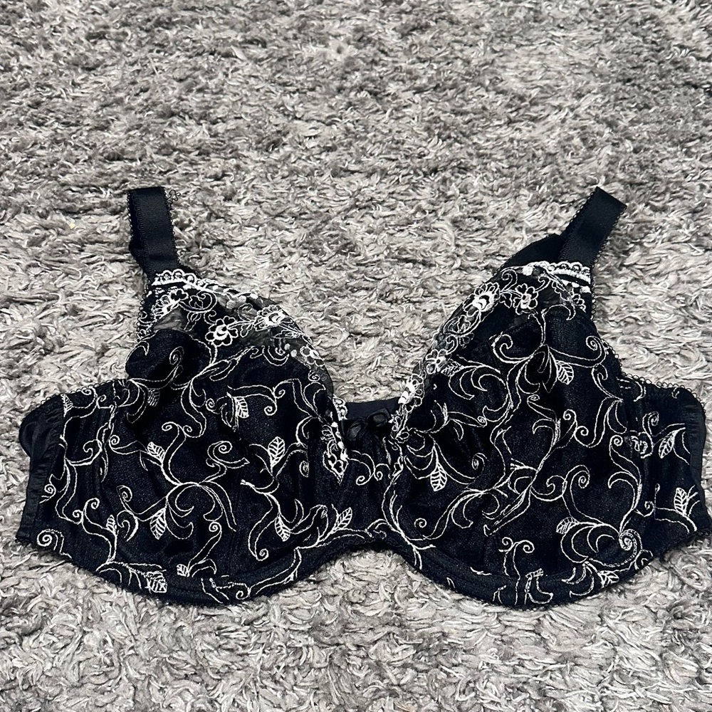 3/$15 BHS 40DD Black and White Lace Unlined Full Coverage Bra Style #SS16